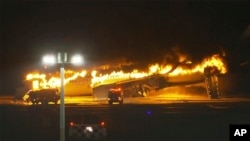 Chiếc máy bay chở khách của Japan Airlines bốc cháy ở sân bay Haned ở Nhật