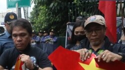 Người dân Philippines biểu tình phản đối Việt Nam ‘quân sự hóa’ Biển Đông | VOA 