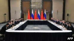 Tổng thống Nga Vladimir Putin hội kiến Chủ tịch Trung Quốc Tập Cận Bình bên lề hội nghị thượng đỉnh của các nhà lãnh đạo các quốc gia thành viên Tổ chức Hợp tác Thượng Hải (SCO) tại Astana, Kazakhstan, ngày 3 tháng 7 năm 2024.