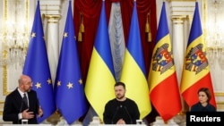 AB Konseyi Başkanı Charles Michel, Ukrayna Cumhurbaşkanı Volodimir Zelenski ve Moldova Cumhurbaşkanı Maia Sandu