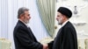پیر ،انیس جون کو ایران کے صدر ابراہیم رئیسی ،فلسطینی اسلامی جہاد تحریک کے رہنما زیاد نخالہ کا استقبال کر رہے ہیں
فوٹو۔۔۔۔۔۔۔اے ایف پی 