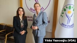 Koçyiğit, aralarında VOA Türkçe Ankara muhabiri Yıldız Yazıcıoğlu'nun da bulunduğu bir grup gazeteciye açıklamalarda bulundu.