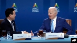 Chủ tịch nước Võ Văn Thưởng và Tổng thống Mỹ Joe Biden tại Đối thoại APEC ngày 16/11/2023.