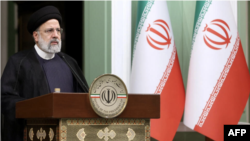 ایران کے صدر ابراہیم رئیسی تہران میں ایک نیوز کانفرنس سے خطاب کر رہے ہیں۔، 6 نومبر 2023