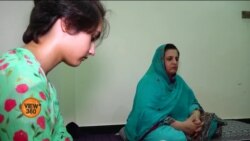 افغانستان: 'مرد سرپرست نہ ہونے پر مجبوراً بیٹی کی بوائے کٹنگ کرانا پڑی'