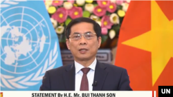 Bộ trưởng Ngoại giao Việt Nam Bùi Thanh Sơn phát biểu tại Geneva hôm 2/3/2022. Photo media.un.org