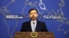 ایران کی وزارت خارجہ کے ترجمان سعید خطیب زادہ تہران میں ہفتہ وار بریفنگ دے رہے ہیں (اے ایف پی)
