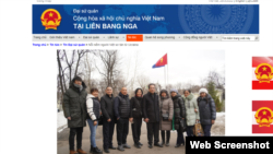 Đại sứ quán Việt Nam tại Nga đăng tin về nhóm người Việt lánh nạn từ Ukraine sang Nga.