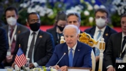 Tổng thống Hoa Kỳ Joe Biden phát biểu tại hội nghị thượng đỉnh ASEAN - Hoa Kỳ ở Phnom Penh, Campuchia, Thứ Bảy, ngày 12 tháng 11 năm 2022. (Ảnh AP / Vincent Thian)