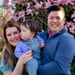Viet Doan cùng vợ và con (Ảnh: Facebook Vote for Viet)