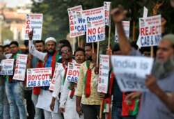 بھارت میں شہریت کے ترمیمی قانون کے خلاف اقلیتوں نے بڑے پیمانے پر احتجاج کیا