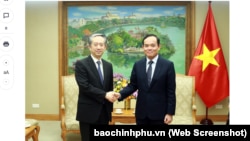 Phó Thủ tướng Trần Lưu Quang tiếp Đại sứ đặc mệnh toàn quyền CHND Trung Hoa tại Việt Nam Hùng Ba vào ngày 8/2/2023.