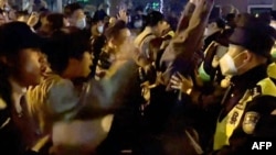 Biểu tình phản đối ở Thượng Hải.