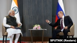 Thủ tướng Ấn Độ Narendra Modi ngày 16/9 hội đàm với Tổng thống Nga Vladimir Putin bên lề hội nghị thượng đỉnh của Tổ chức Hợp tác Thượng Hải (SCO), tại Samarkand, Uzbekistan.