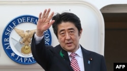 شنزوآبے2012 سے 2020 تک جاپان کے وزیرِ اعظم رہے جب کہ اس سے قبل 2006 میں بھی وہ وزارتِ عظمیٰ کے منصب پر فائز ہوئے۔ 