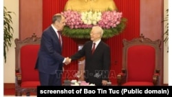 Ngoại trưởng Nga Sergey Lavrov gặp Tổng Bí thư Đảng Cộng sản Việt Nam Nguyễn Phú Trọng ở Hà Nội, 6/7/2022.