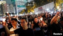 Người Hong Kong xuống đường tưởng niệm các nạn nhân trong vụ Thiên An Môn năm ngoái.