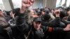 Ukraina: Căng thẳng tăng cao giữa phe thân Nga và thân Tây phương