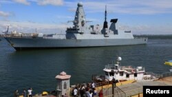 Tàu khu trục HMS Defender của Hải quân Hoàng gia Anh cập cảng Odessa ở Hắc Hải vào ngày 18/6/2021 để tham gia cuộc tập trận của NATO với Ukraine.