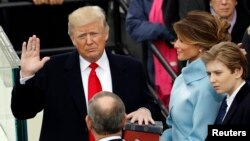 Tổng thống Donald Trump trong lễ tuyên thệ nhậm chức vào ngày 20/1/2017.