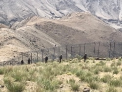 حال ہی میں طالبان اہلکاروں کی جانب سے سرحد پر لگائی گئی باڑ ہٹانے کے واقعات بھی سامنے آئے ہیں۔