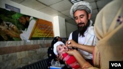 رواں سال خیبرپختونخوا میں پولیو وائرس سے متاثرہ بچوں کی تعداد 45 جب کہ بلوچستان میں یہ تعداد پانچ ہوگئی ہے۔ (فائل فوٹو)