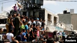Hamas hành quyết những người Palestine bị nghi ngờ hợp tác với Israel tại thành phố Gaza ngày 22/8/2014. Trang web an ninh của Hamas Al-Majd hôm 11/3 cảnh báo các cá nhân hoặc nhóm người Palestine không hợp tác với Israel để đảm bảo an ninh cho các đoàn xe viện trợ.