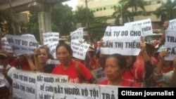 Người dân Dương Nội kêu gọi trả tự do cho những người bị bắt giữ vì đấu tranh cho quyền sử dụng đất của người dân. Đồng Tâm và Dương Nội là 2 trong số nhiều nơi ở Việt Nam có người dân đấu tranh với chính quyền để giành lại đất đai bị mất vì những dự án mang tên "đất quốc phòng."