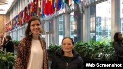 Bà Nguyễn Thị Hải, giáo dân Cồn Dầu, và Cô Crystal Corman, nhân viên thuộc Phòng Tự Do Tôn Giáo Quốc Tế, tại Bộ Ngoại Giao Hoa Kỳ, ngày 7/11/2018 (ảnh BPSOS)