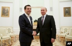 Trong lúc Hy Lạp đang ở bờ vực phá sản, có nhiều đồn đoán Thủ tướng Alexis Tsipras đến Moscow để xin viện trợ tài chánh.