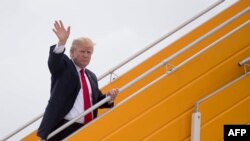 Ông Trump rời Đà Nẵng, đến Hà Nội.