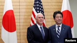 Phó tổng thống Mỹ Mike Pence gặp Thủ tướng Nhật Shinzo Abe tại Tokyo hôm 13/11/2018.