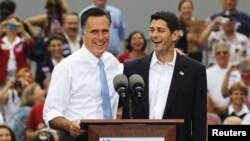 Ứng cử viên Tổng thống Mitt Romney và Dân biểu Paul Ryan