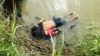 Ảnh cha con chết đuối ở biên giới Mỹ đánh động về nỗi khổ của di dân