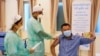 Ngoại giao vaccine của Trung Quốc thắt chặt quan hệ với Campuchia