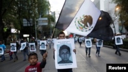 طلبہ کی بازیابی کے لیے پورے میکسیکو خصوصاً ریاست گوریرو میں بڑے احتجاجی مظاہرے ہوئے تھے