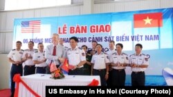 Tăng cường quan hệ an ninh, Mỹ cấp tàu tuần tra cho Việt Nam