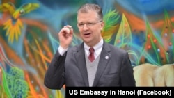 Daniel Kritenbrink, trợ lý ngoại trưởng Mỹ đặc trách Đông Á, từng là đại sứ Mỹ tại Việt Nam từ năm 2017 đến 2021.
