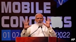 وزیرِ اعظم مودی نے یکم اکتوبر کو بھارت میں فائیو جی انٹرنیٹ کا افتتاح کیا تھا۔ 