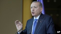 Cumhurbaşkanı Erdoğan, "İsrail’in uyguladığı devlet ve işgalci terörü bir insanlık suçudur, soykırımdır. Buna sessiz ve tepkisiz kalınamaz” dedi.
