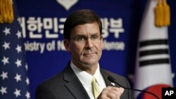 Bộ trưởng Quốc Phòng Hoa Kỳ Mark Esper tại cuộc họp báo ở Seoul, Hàn Quốc hôm 15/11/2019.