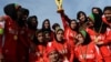 فٹ بال کی افغان خواتین کھلاڑی امریکی میڈیا شخصیت کم کارڈیشین کی مدد سے برطانیہ پہنچ گئیں