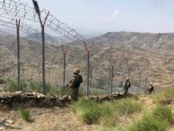 پاکستان سرحد پر باڑ لگانے کے حق کا دفاع کرتا ہے اور اس پر افغانستان کے اعتراضات کو مسترد کرتا رہا ہے۔