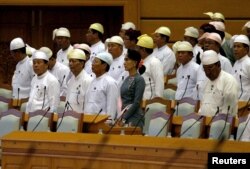 Cuộc họp đầu tiên của Quốc hội Myanmar sau ngày tổng tuyển cử 8/11/2015.