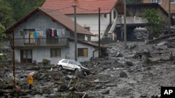 Đất chuồi sau lũ lụt tại làng Topcic polje gần Zenica, 120km phía bắc Sarajevo, 15/5/2014.