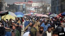 افغان وزارتِ صحت نے کرونا وائرس کے مشتبہ تین مریضوں میں سے ایک میں وائرس کی تصدیق کی ہے۔