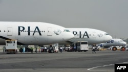 پی آئی اے کے طیارے بے نظیر انٹرنیشنل ایئرپورٹ اسلام آباد پر کھڑے ہیں۔ فائل فوٹو