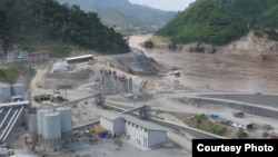 Đập Xayaburi do Lào xây dựng đã gây ra nhiều tranh cãi và phản đối từ các nước xung quanh vì những tác động tiêu cực về môi trường. (Ảnh: Tom Fawthrop)