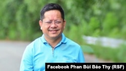 Nhà báo Phan Bùi Bảo Thy bị bắt giữ với cáo buộc "lợi dụng quyền tự do dân chủ" vì những đăng tải chống tham nhũng được cho là "nói xấu lãnh đạo."