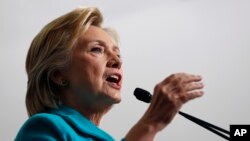 Ứng cử viên tổng thống đảng Dân chủ Hillary Clinton phát biểu tại 1 cuộc mít tinh ở Reno, Nevada, 25/8/2016.